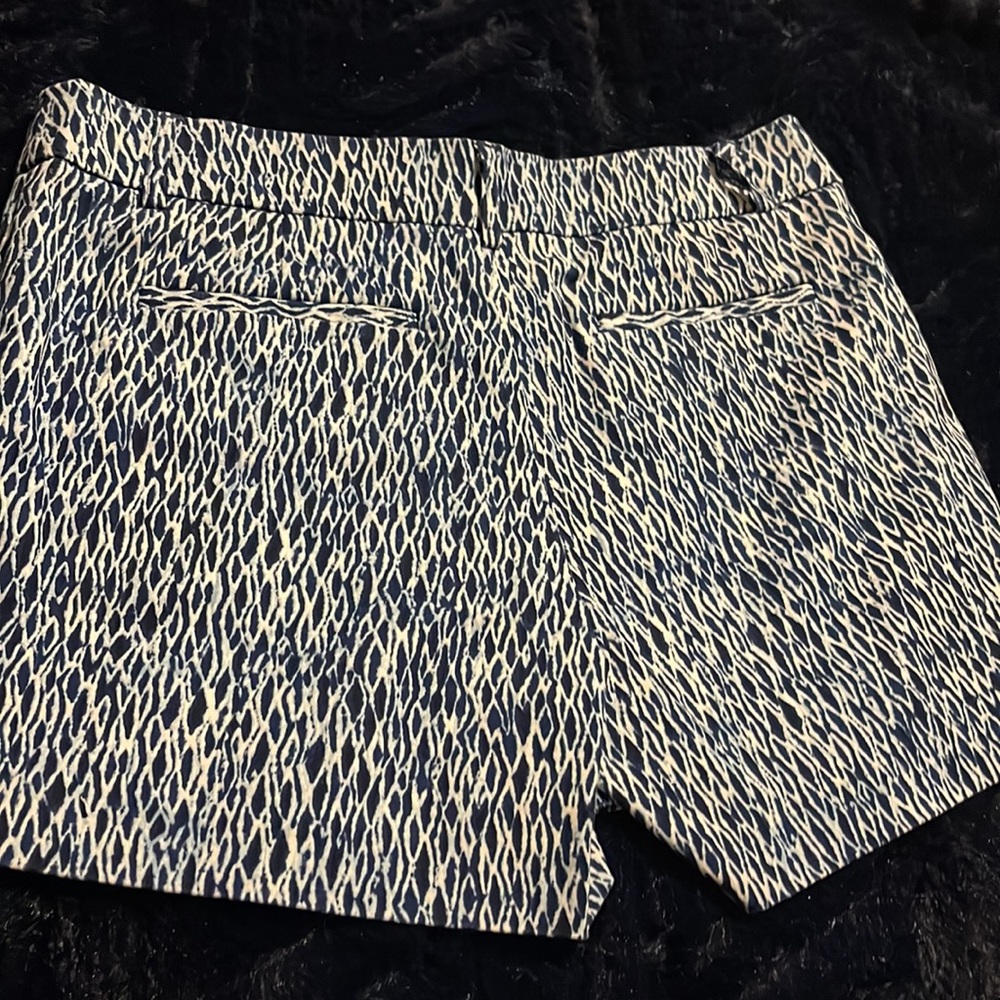 Shorts - Picture 2 of 4
